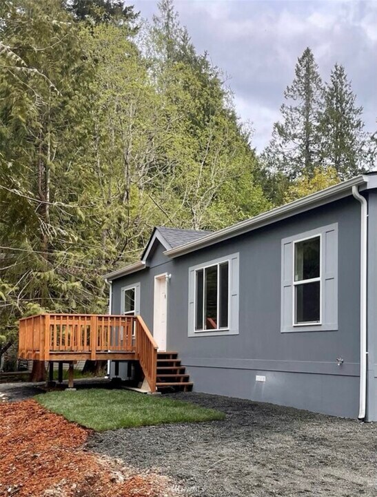 9618 Mariner Dr NW in Olympia, WA - Building Photo