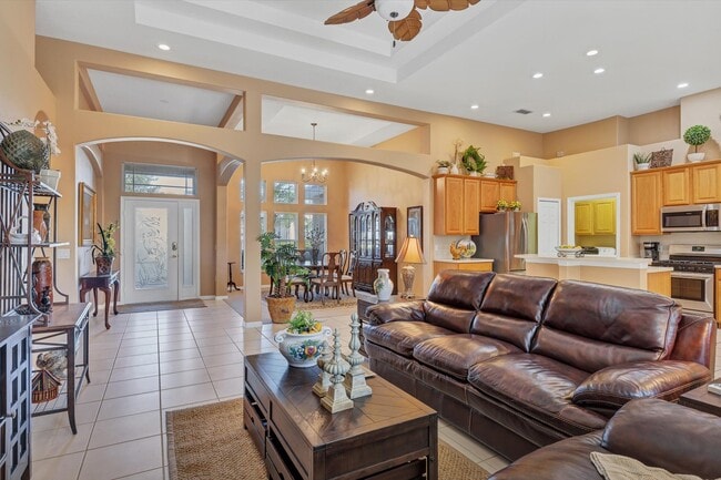 8338 Sailing Loop in Lakewood Ranch, FL - Building Photo - Building Photo