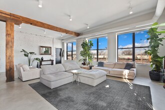 2419 W 19th St in Chicago, IL - Foto de edificio - Building Photo