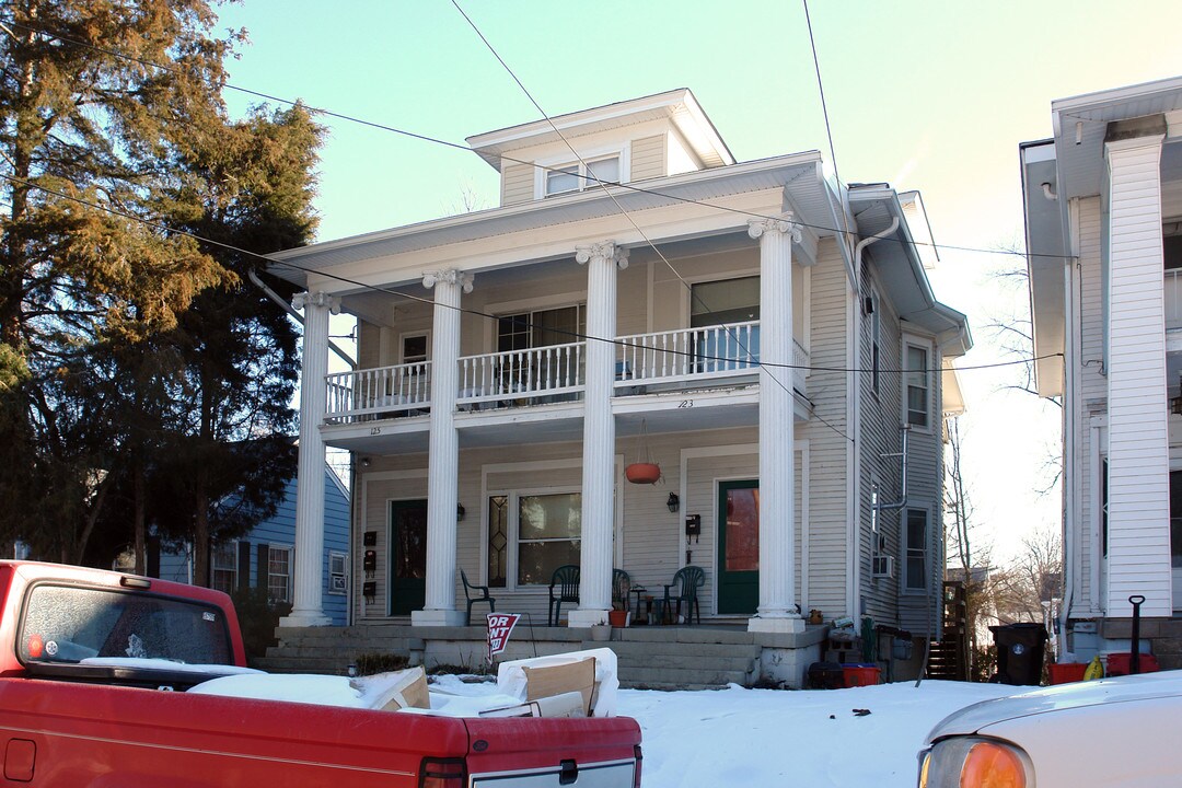 123-125 Keats Ave in Louisville, KY - Foto de edificio