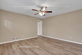 5801 Oakleaf Dr in Stone Mountain, GA - Building Photo - Building Photo