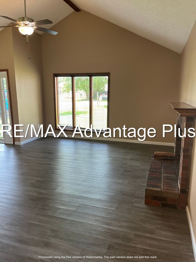 559 Congress Dr in Radcliff, KY - Building Photo - Building Photo