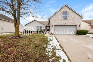 3060 Hidden Pine Dr in Indianapolis, IN - Building Photo