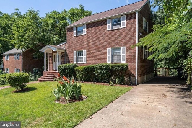 property at 104 S Columbus St