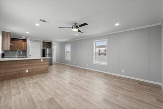 5113 Barbados Calle in Dickinson, TX - Building Photo - Building Photo