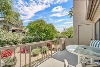 9460 E Mission Ln, Unit 214 in Scottsdale, AZ - Building Photo - Building Photo