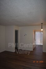 842 Yerba Buena Ave in Stockton, CA - Building Photo - Building Photo