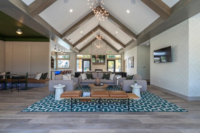 Okemos Grand Reserve in Okemos, MI - Foto de edificio - Interior Photo