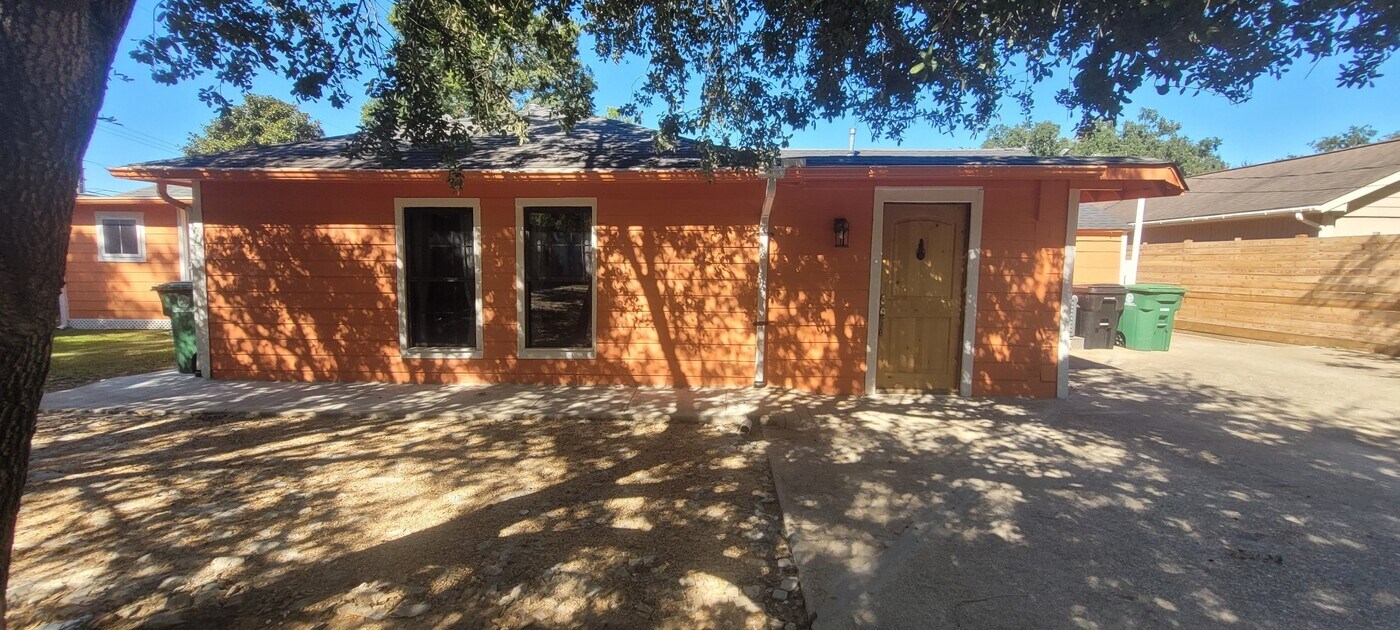 7306 Moline St in Houston, TX - Building Photo