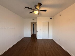 2360 E Preserve Way in Miramar, FL - Foto de edificio - Building Photo