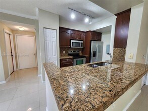 2492 Centergate Dr in Miramar, FL - Building Photo - Building Photo