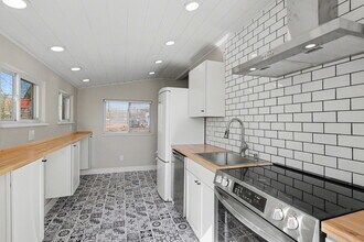 1003 W Colorado Ave, Unit upper in Colorado Springs, CO - Building Photo - Building Photo