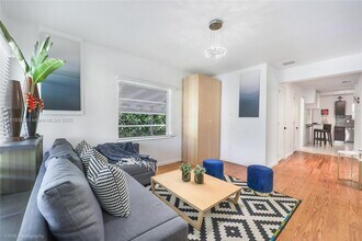 3655 Oak Ave in Miami, FL - Building Photo - Building Photo