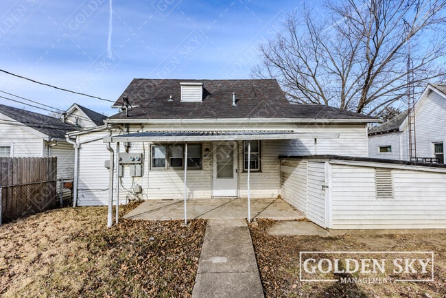 property at 1507 W 9th St