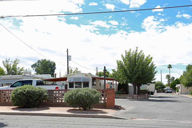 Village Mobile Home Park in Tucson, AZ - Foto de edificio - Building Photo