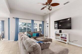 7782 Basnett Cir in Kissimmee, FL - Building Photo - Building Photo