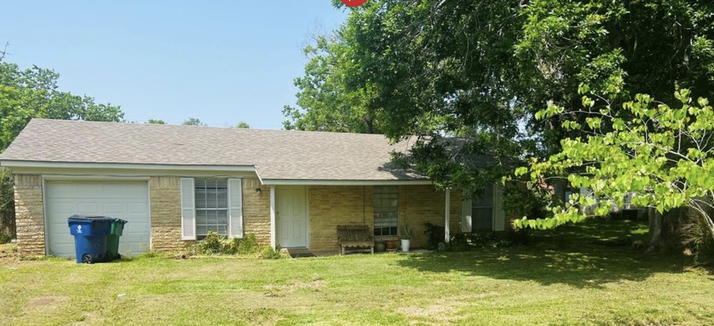 224 Stuart St in Richwood, TX - Building Photo