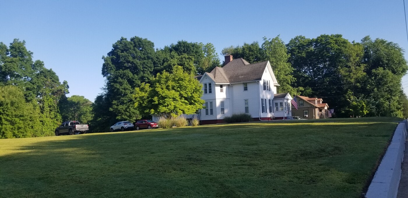 1423 Main St in Newington, CT - Building Photo