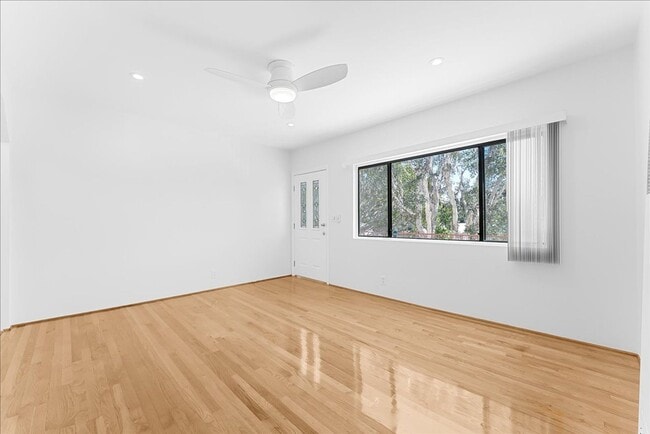 1739 Washington Way in Los Angeles, CA - Building Photo - Building Photo