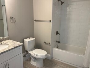 8 Island Ct in Easton, MA - Building Photo - Building Photo