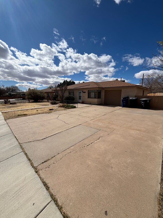 2227 Utah St NE in Albuquerque, NM - Building Photo - Building Photo