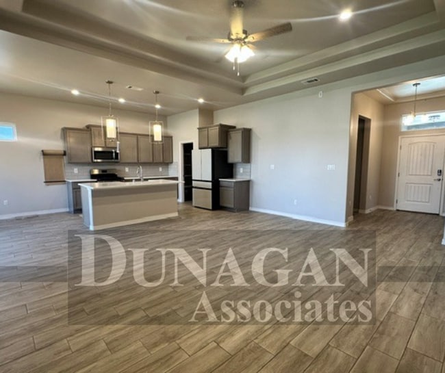 3816 Honeysuckle Dr in Carlsbad, NM - Building Photo - Building Photo