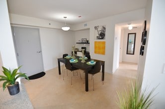 Edison Terraces in Miami, FL - Building Photo - Building Photo