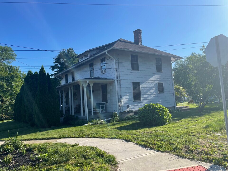 5 Maple Ave in Plainsboro, NJ - Building Photo