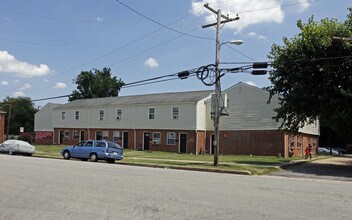 Glenwood Hill Townhomes in Richmond, VA - Building Photo - Building Photo