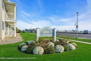 205 Ocean Ave N in Belmar, NJ - Building Photo