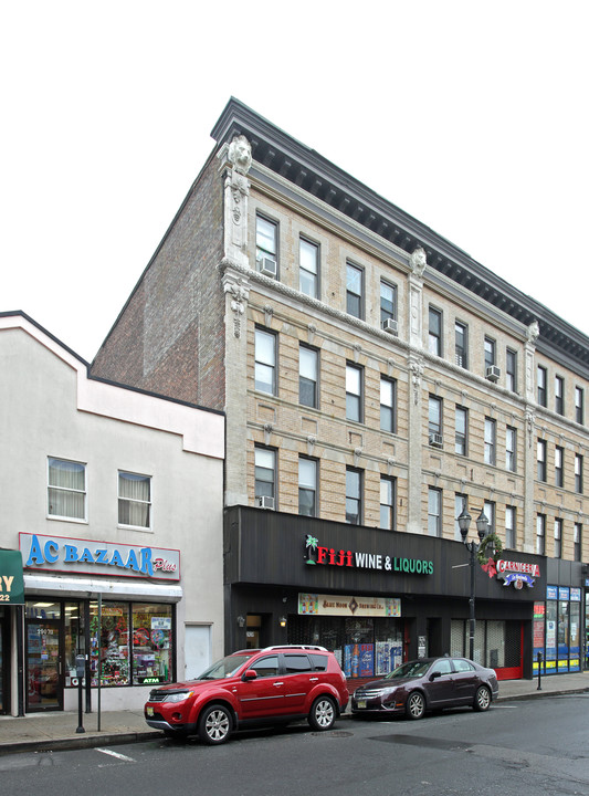 2909 Bergenline Ave in Union City, NJ - Building Photo