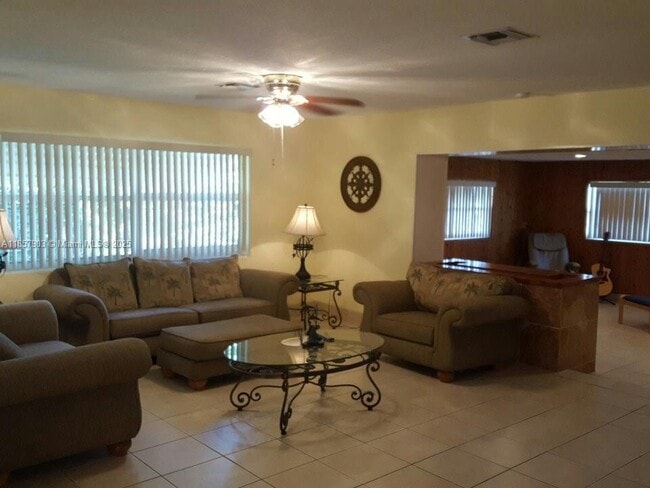 2359 N Wallen Dr in West Palm Beach, FL - Building Photo - Building Photo