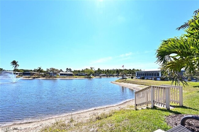 7 Oceans Blvd in Naples, FL - Foto de edificio - Building Photo