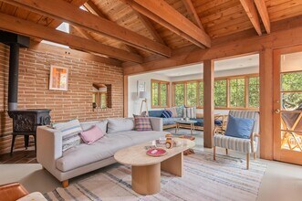 1427 Tunnel Rd in Santa Barbara, CA - Building Photo - Building Photo