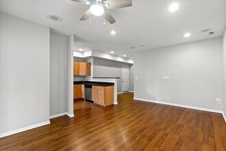 7717 N Marshfield Ave in Chicago, IL - Building Photo - Building Photo