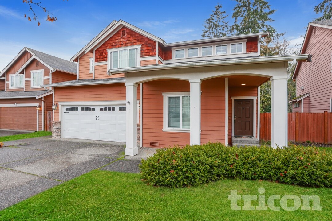 11805 1st Pl SE in Lake Stevens, WA - Building Photo