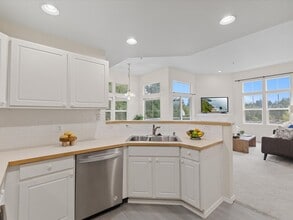 5256 236th Pl SE in Issaquah, WA - Building Photo - Building Photo