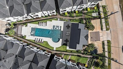 2718 Grand Fountains Dr in Houston, TX - Building Photo - Building Photo