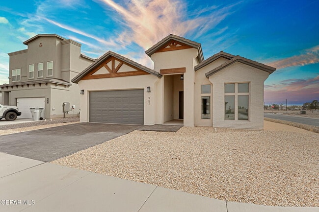 962 Keenland Ave in El Paso, TX - Building Photo - Building Photo