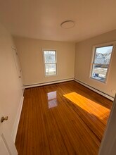 2395 Main St, Unit 2395 in Bridgeport, CT - Building Photo - Building Photo