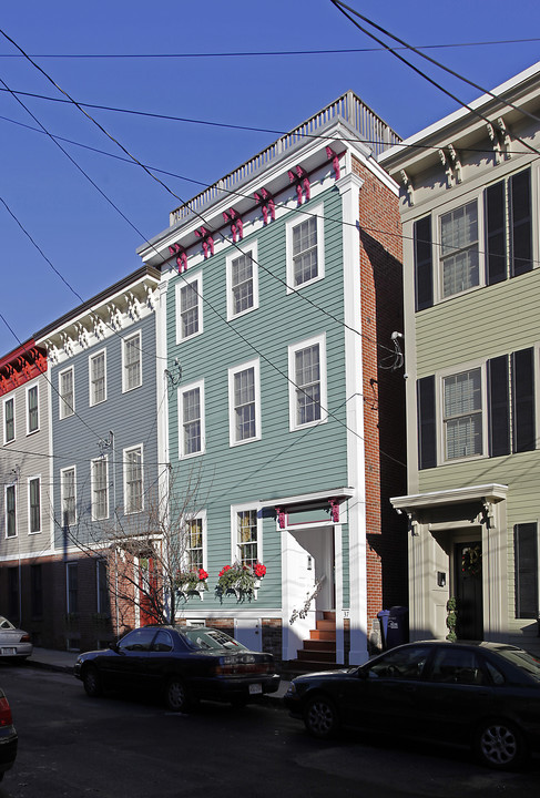 37 Russell St in Charlestown, MA - Foto de edificio