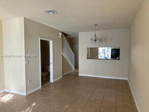 2612 SW 82nd Ave in Miramar, FL - Foto de edificio - Building Photo