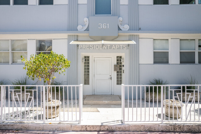 The President Condo in Miami Beach, FL - Building Photo - Building Photo