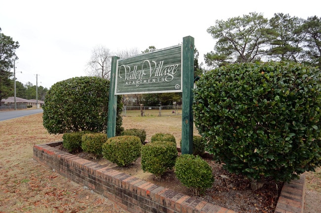 Valley Village Apartments in Montgomery, AL - Building Photo - Building Photo