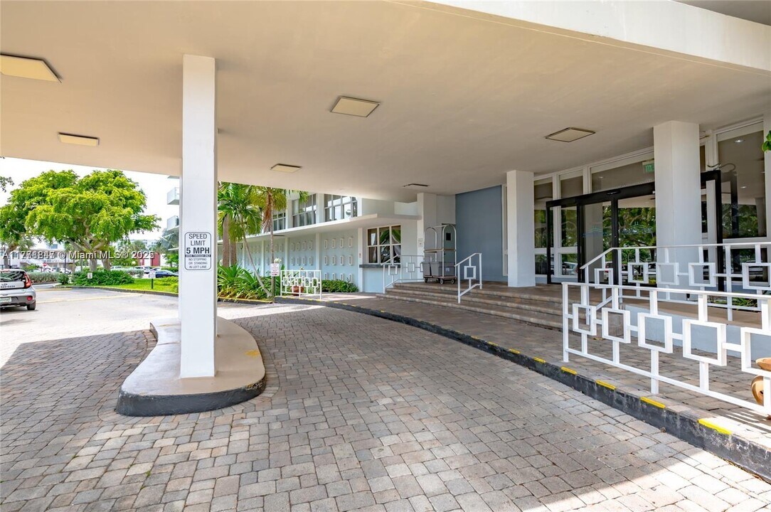 1861 NW South River Dr, Unit 2310 in Miami, FL - Building Photo