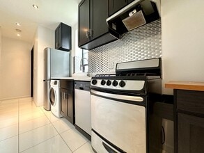 953 Columbus Ave, Unit 1S in New York, NY - Building Photo - Building Photo