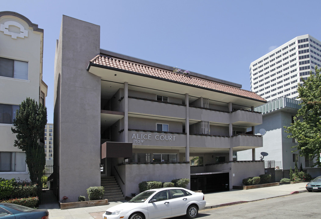 Alice Court in Oakland, CA - Foto de edificio