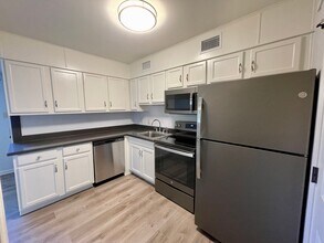 2200 S Louisiana St, Unit 201 in Little Rock, AR - Building Photo - Building Photo