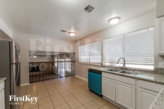 5262 Holbrook Dr in Las Vegas, NV - Building Photo - Building Photo