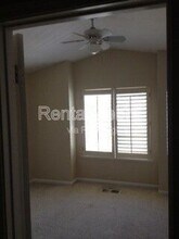 1020 Stonridge Dr in Turlock, CA - Building Photo - Building Photo